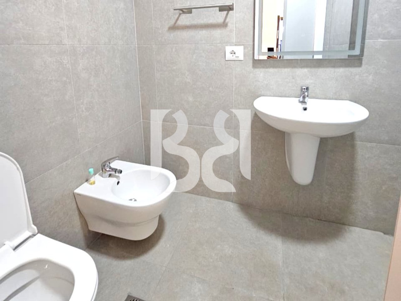 APARTMENT 2+1+2+BALCONY FOR RENT AT UNIVERS CITY