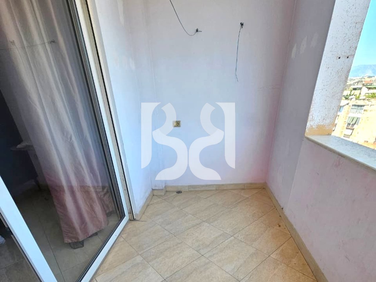 APARTMENT 1+1+BALCONY FOR RENT AT SIRI KODRA STREET