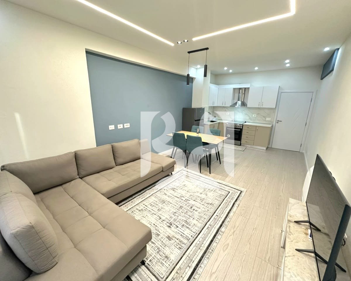 APARTAMENT ME QIRA 2+1 PRANË STACIONIT TË TRENIT, TIRANË