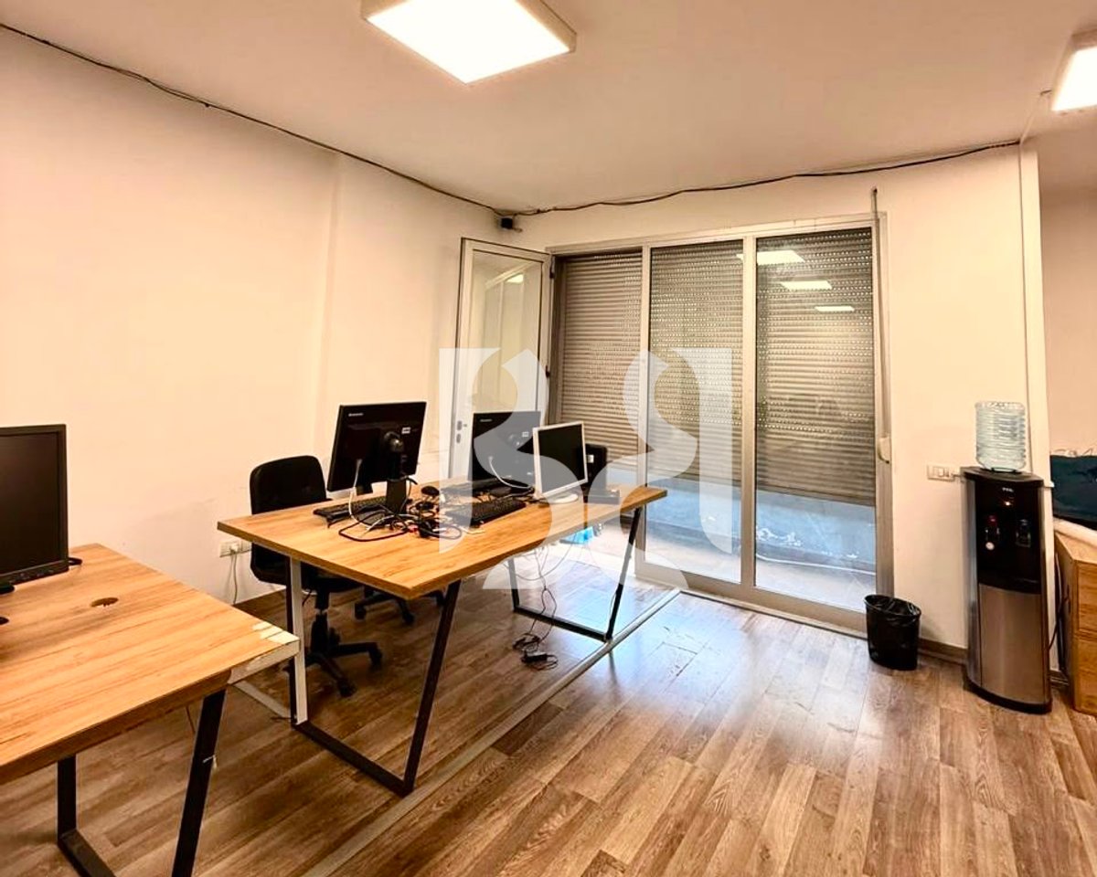 Office for Rent opposite Dinamo Stadium | 105 m² | 3rd Floor with Elevator