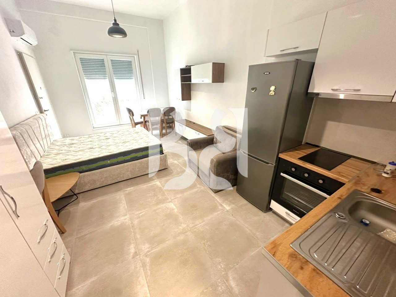 STUDIO FOR RENT ABOVE GARDEN RESIDENCE, DRY LAKE