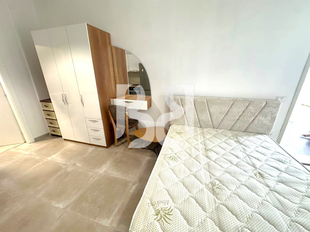 STUDIO FOR RENT ABOVE GARDEN RESIDENCE, DRY LAKE