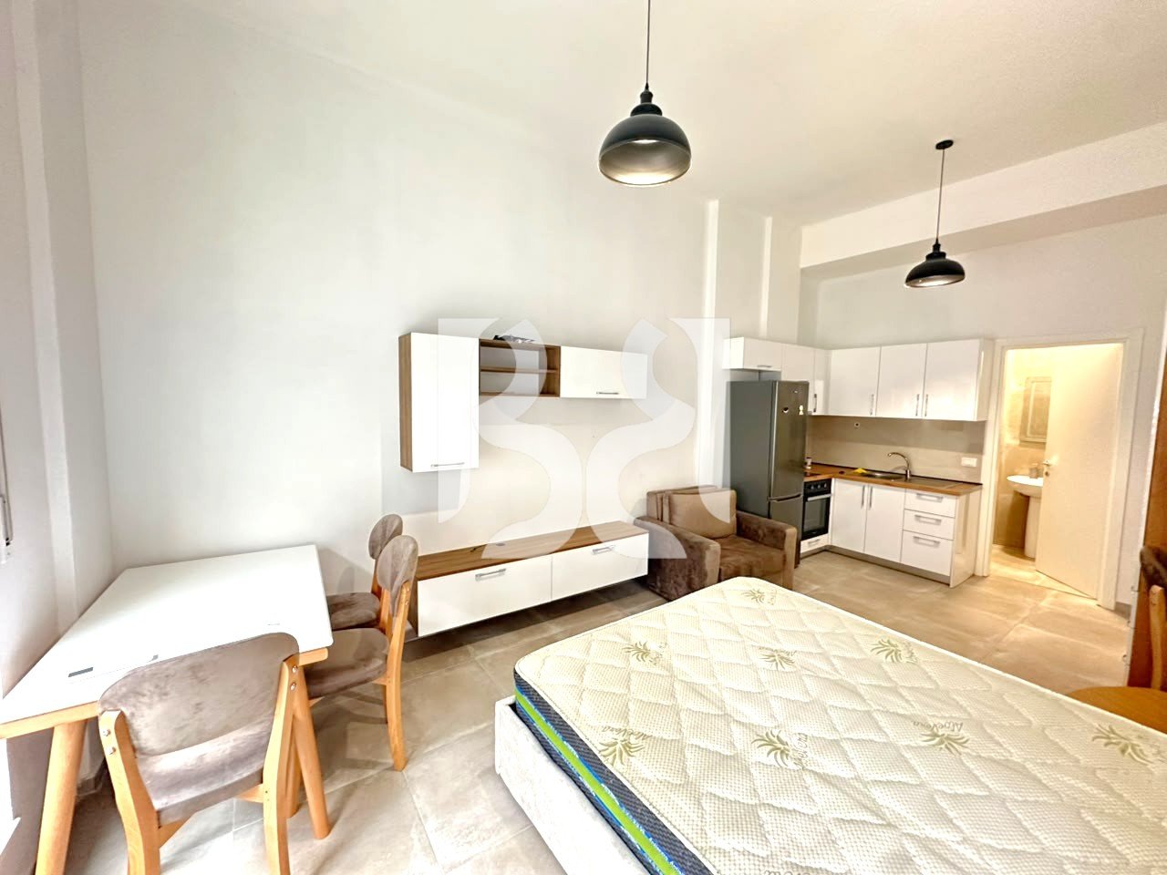 STUDIO FOR RENT ABOVE GARDEN RESIDENCE, DRY LAKE