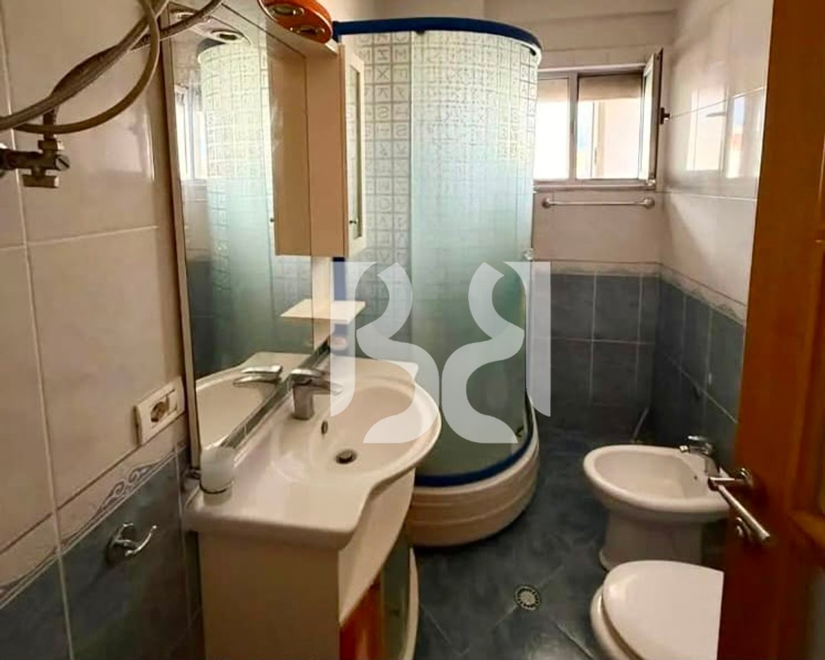 Apartament 2+1+2 me Qira në Rrugën Irfan Tomini | 90 m² | Pallat i Ri me Ashensor