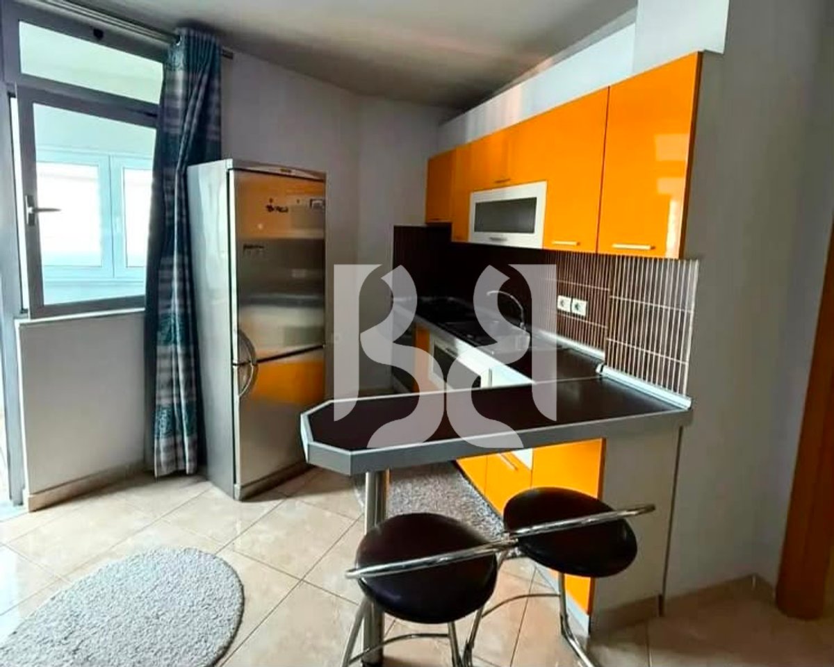Apartament 2+1+2 me Qira në Rrugën Irfan Tomini | 90 m² | Pallat i Ri me Ashensor