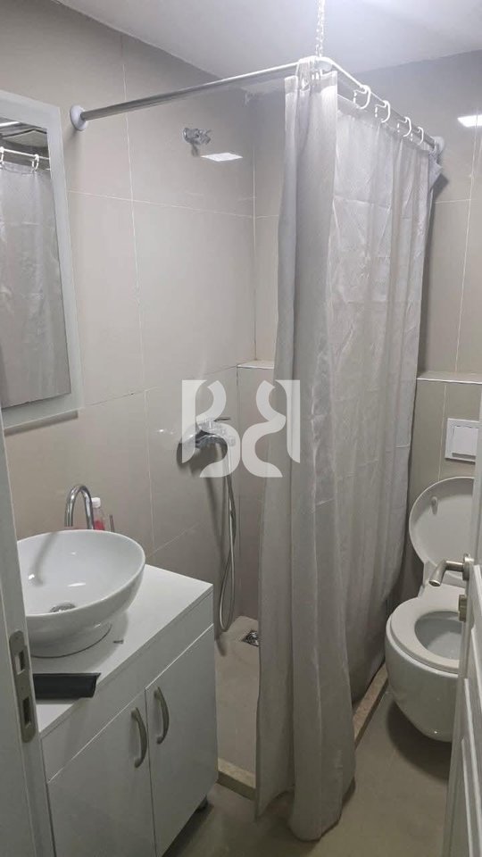 Apartament 1+1 me Qira në Golden Park 3 | Përballë Spitalit Amerikan 3 | 60 m² + Ambient Shtesë *