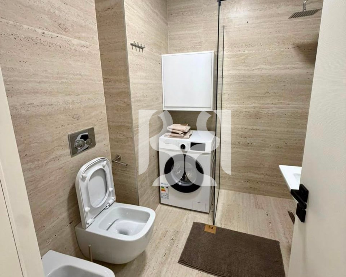 Studio me Qira në Fushën e Aviacionit | Kati 3 | 500 €/Muaj