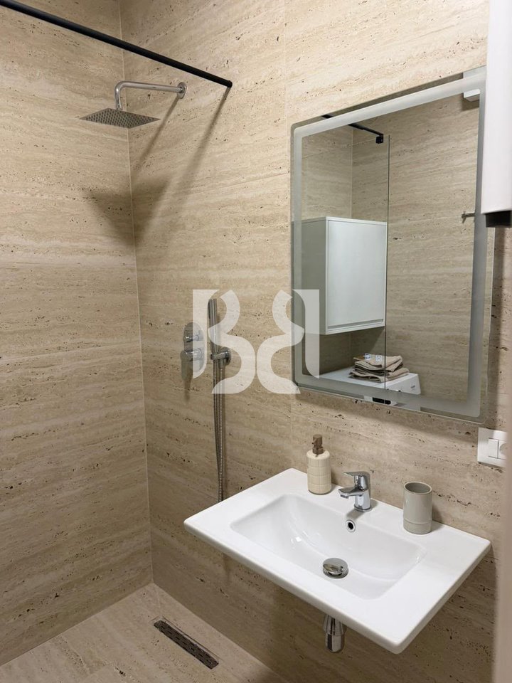 Studio me Qira në Fushën e Aviacionit | Kati 3 | 500 €/Muaj