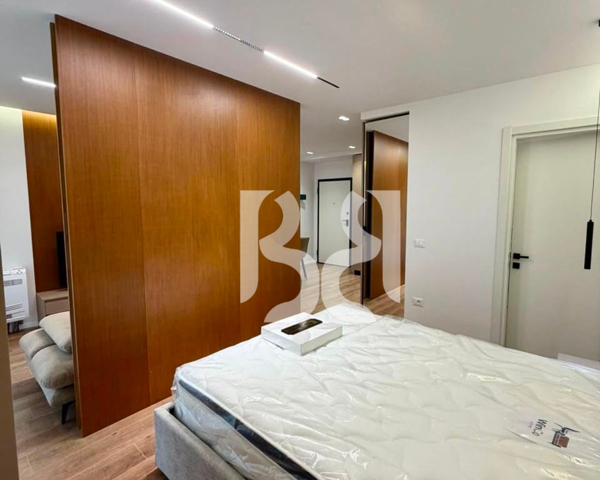 Studio me Qira në Fushën e Aviacionit | Kati 3 | 500 €/Muaj