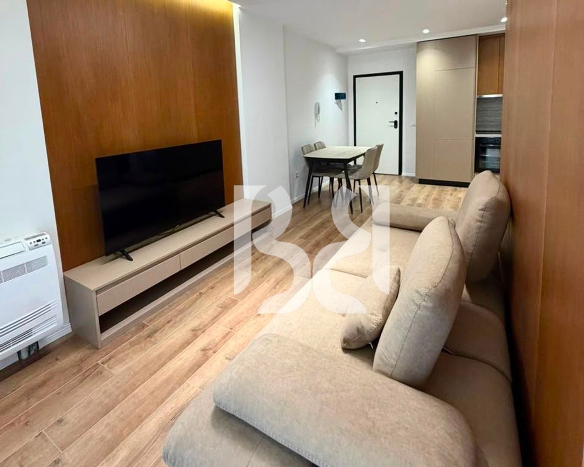 Studio me Qira në Fushën e Aviacionit | Kati 3 | 500 €/Muaj