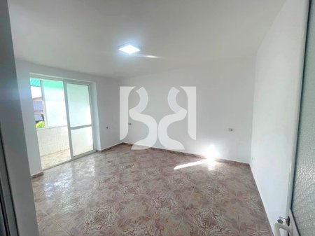 APPARTAMENTO 2+1+BALCONE IN AFFITTO DIETRO LA BANCA DI TIRANA IN VIA FERIT XHAJKO**