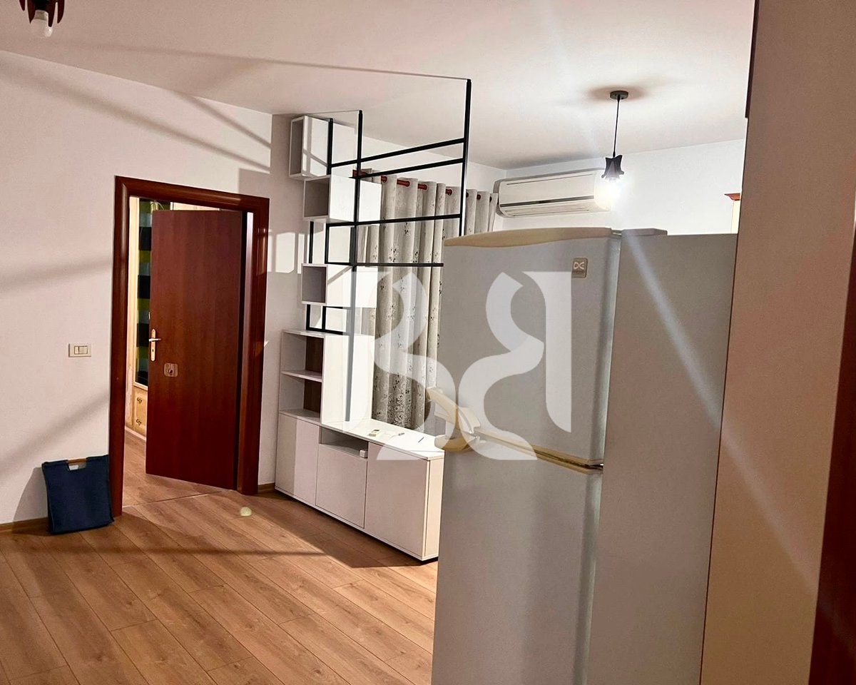 Apartament 1+1 me Qira në Pallatin me Shigjeta | Kati 4 | Garazh i Përfshirë | 60,000 Lekë