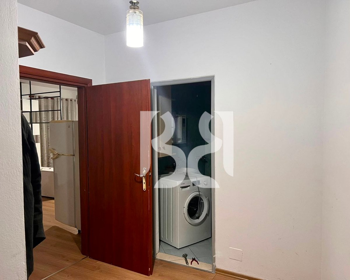 Apartament 1+1 me Qira në Pallatin me Shigjeta | Kati 4 | Garazh i Përfshirë | 60,000 Lekë