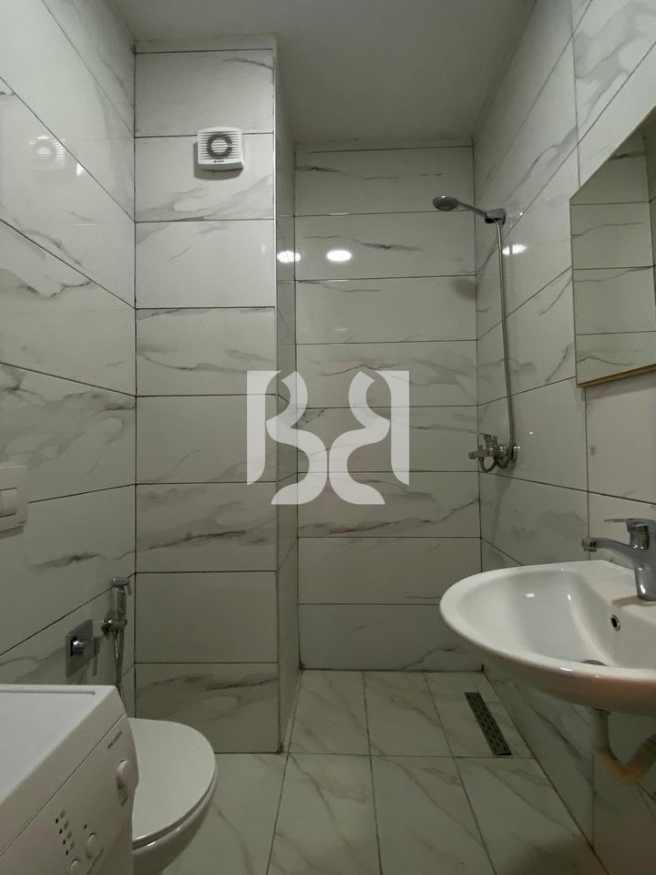 Apartament 1+1 me Qira në Rrugën Konferenca e Pezës | 65 m² | Kati 8 | Pranë American 3 | 400 €/Muaj