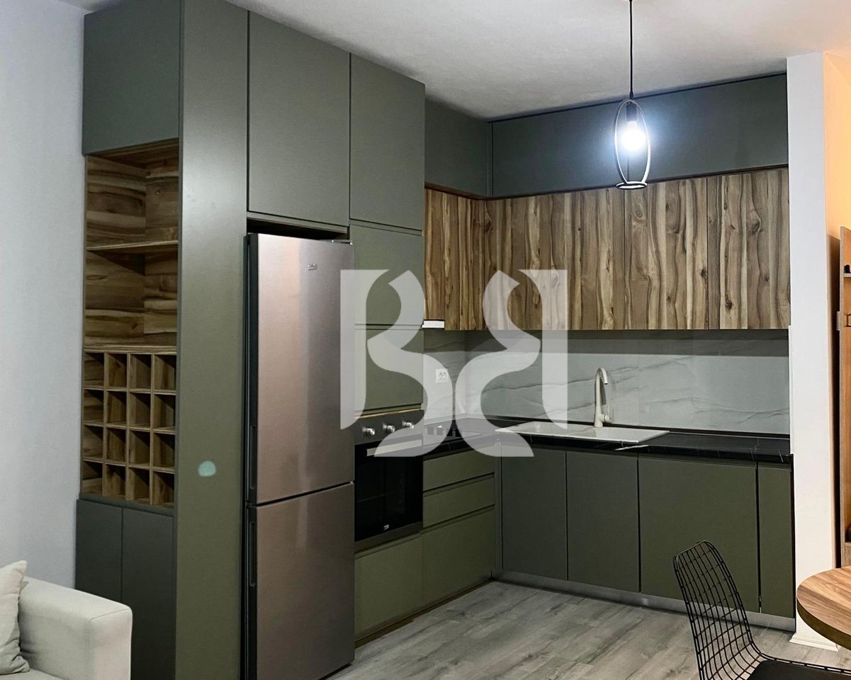 Apartament 1+1 me Qira në Rrugën Konferenca e Pezës | 65 m² | Kati 8 | Pranë American 3 | 400 €/Muaj