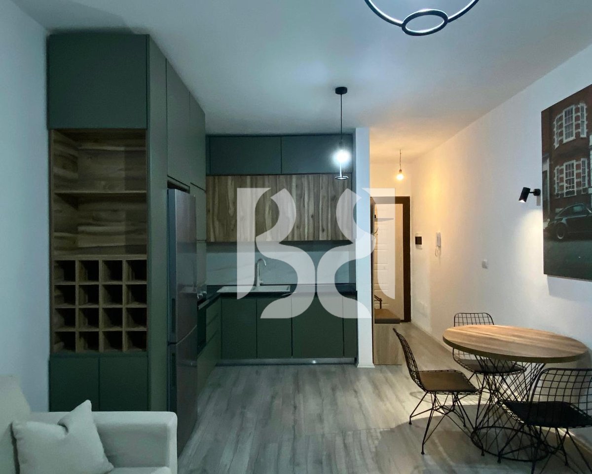 Apartament 1+1 me Qira në Rrugën Konferenca e Pezës | 65 m² | Kati 8 | Pranë American 3 | 400 €/Muaj