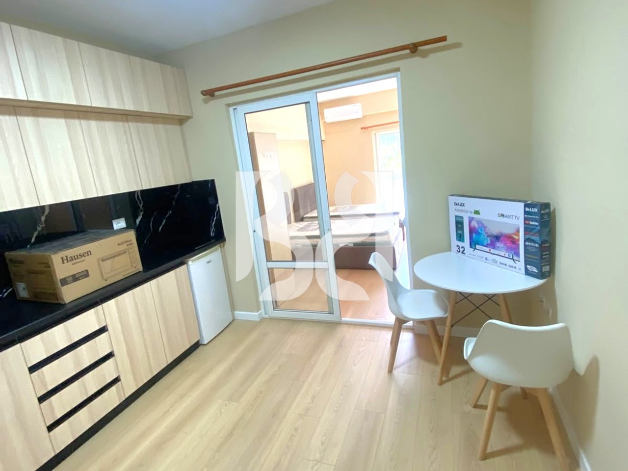 APARTAMENT 1+1+BALLKON ME QIRA TEK RRUGA MUHAMET GJOLLESHA**