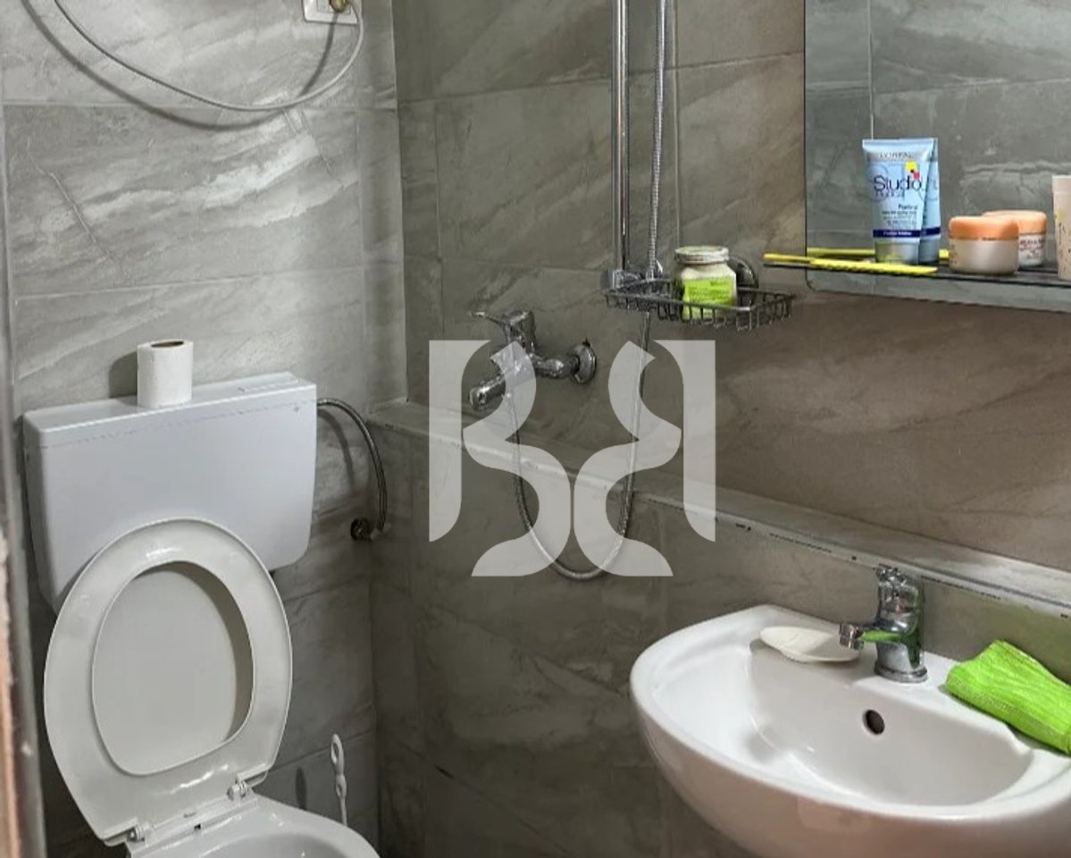 APARTAMENT 2+1+PARKIM ME QERA NE FRESK RRUGA SHEFQET KUKA*