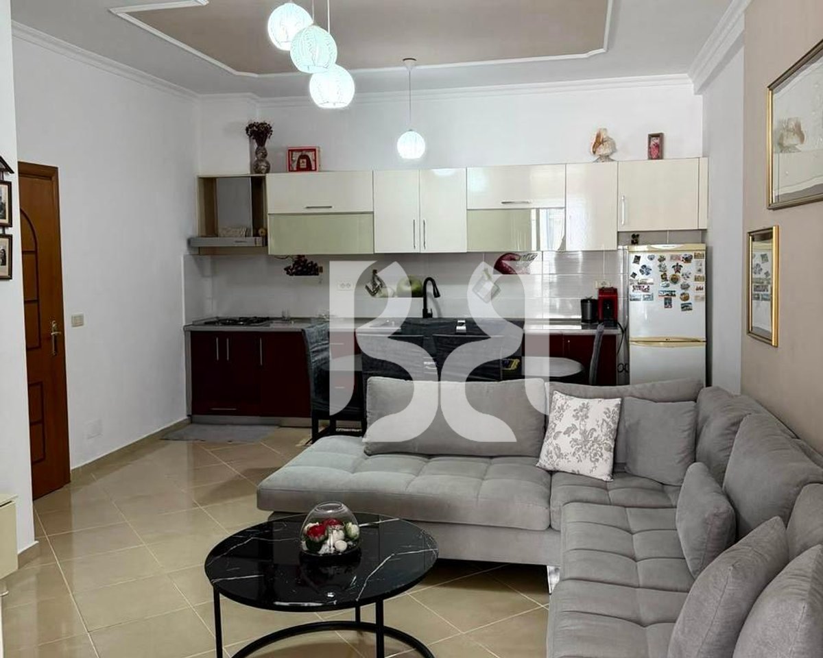 Apartament 2+1 për Shitje në Kodra e Diellit | 94 m² | I Arreduar | Hipotekë | 17,860,000 Lekë