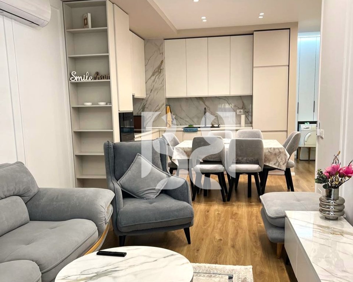 APARTAMENT 2+1+BALLKON NE KOMPLEKSIN KAIMI, ALI DEM