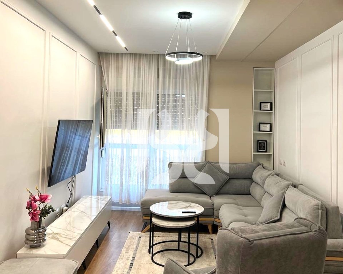 APARTAMENT 2+1+BALLKON NE KOMPLEKSIN KAIMI, ALI DEM