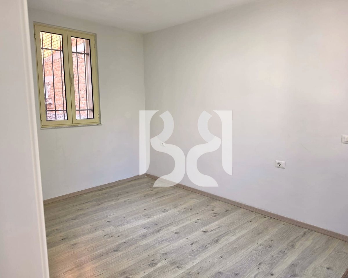 Vilë 2-Katëshe me Qira për Biznes në Tiranë | 213 m² | Përballë Gjimnazit “Partizani” | Oborr &amp; Parkim