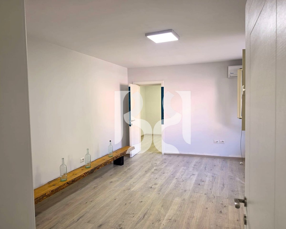 Vilë 2-Katëshe me Qira për Biznes në Tiranë | 213 m² | Përballë Gjimnazit “Partizani” | Oborr &amp; Parkim