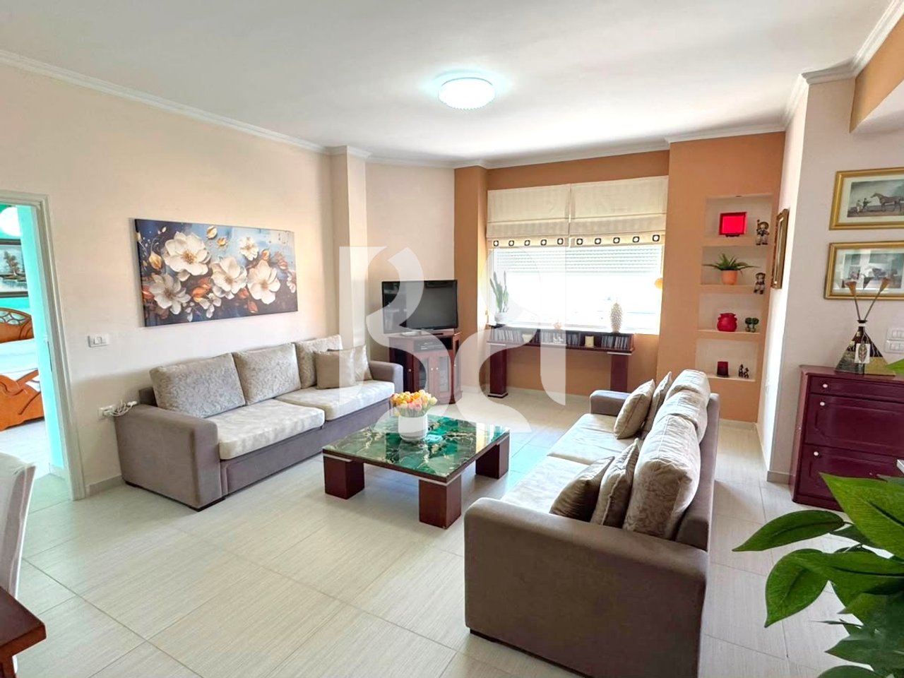 APARTAMENT 1+1+BALLKON NE SHITJE NE SARANDE