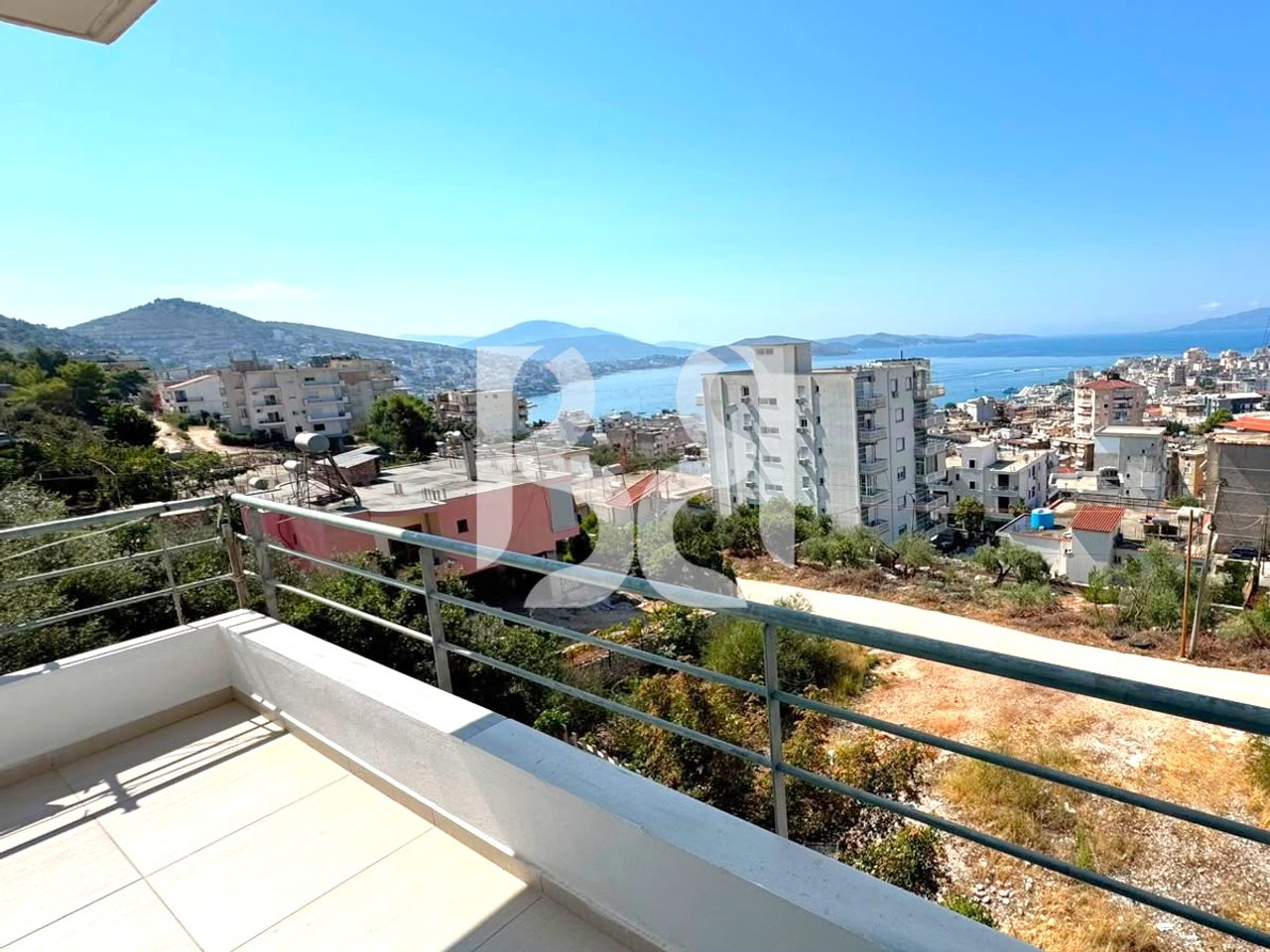 APARTAMENT 1+1+BALLKON NE SHITJE NE SARANDE