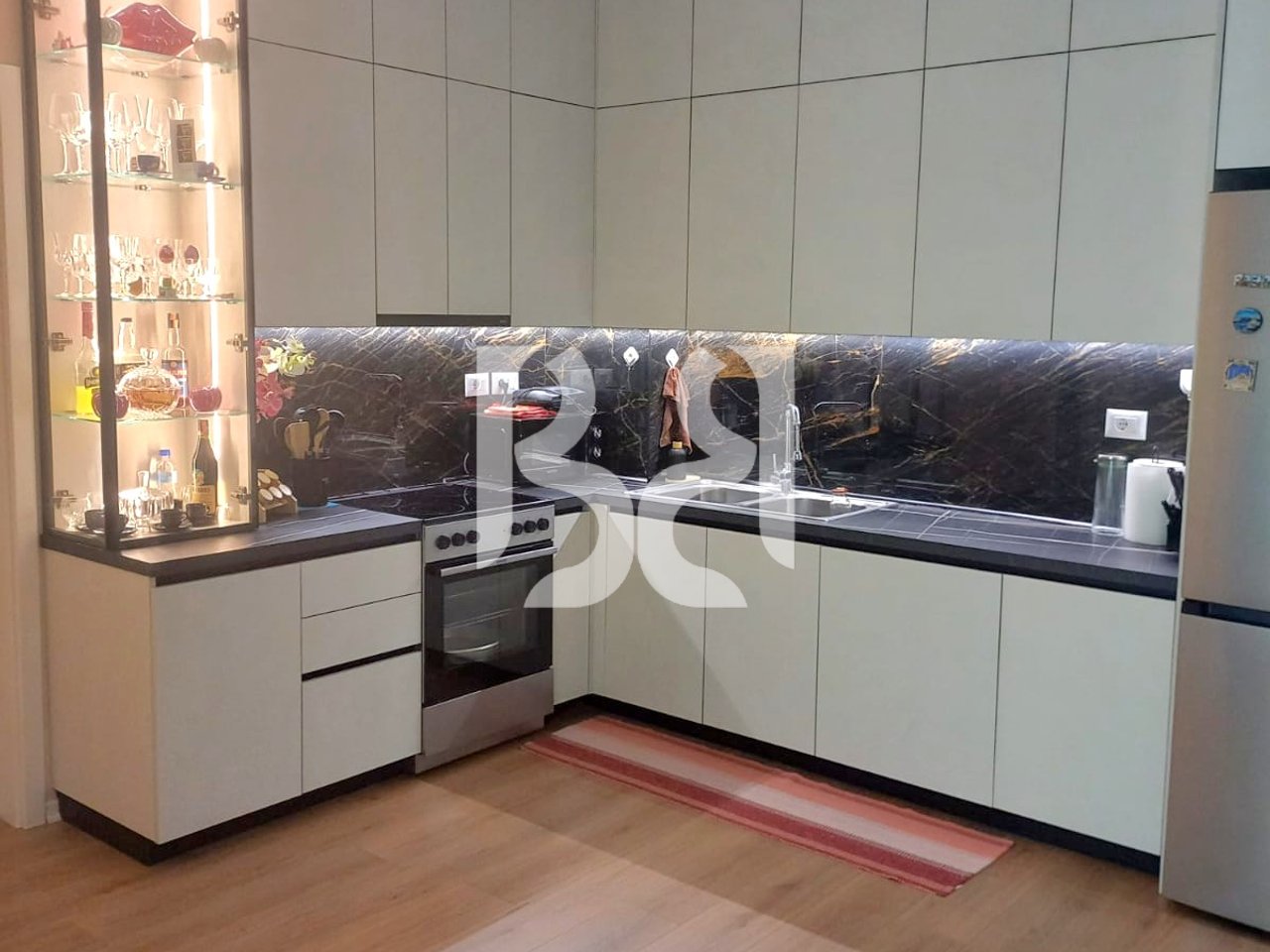 APARTAMENT 1+1+BALLKON NE SHITJE TEK REZIDENCA KAIMI, ALI DEMI