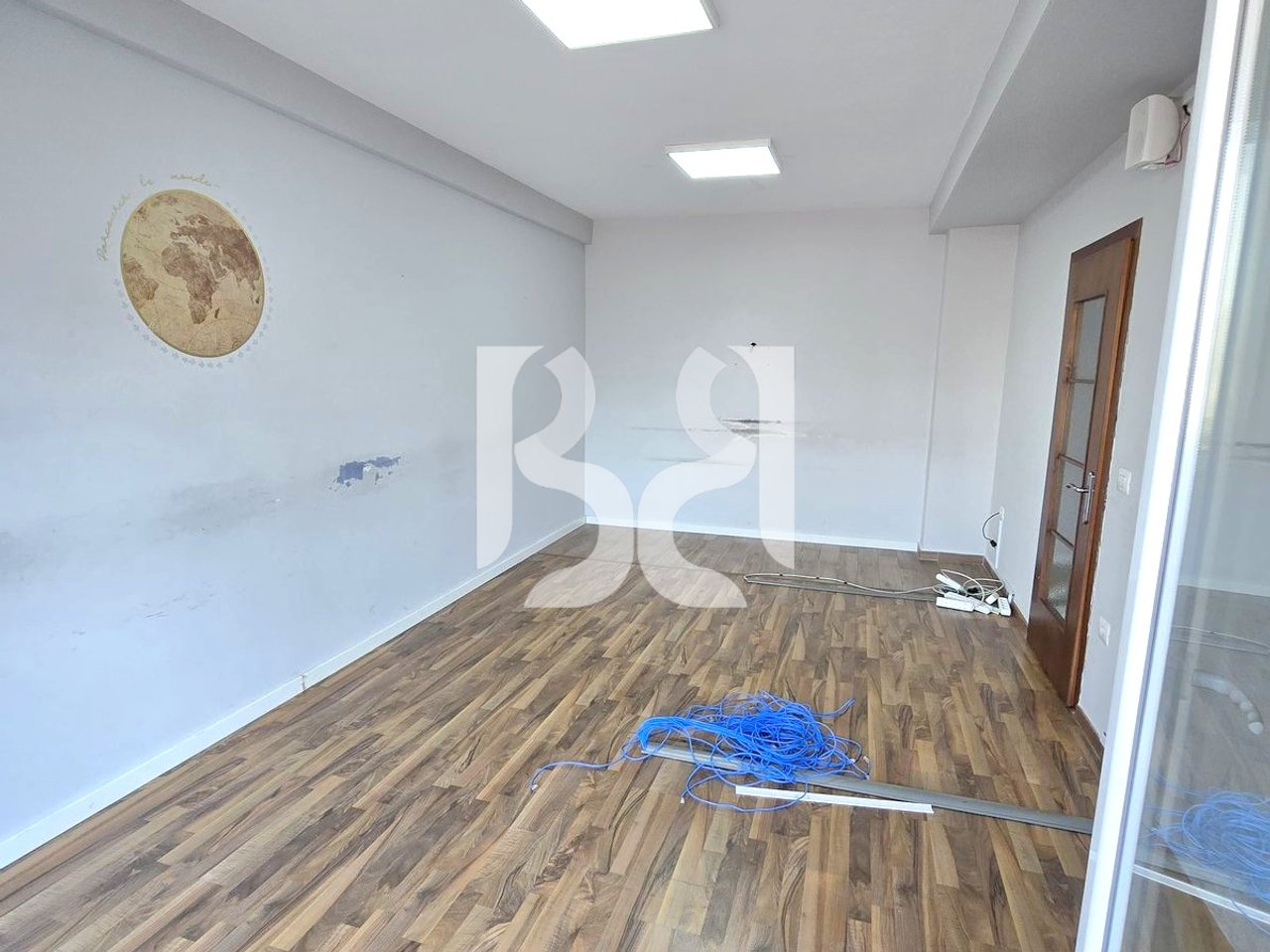 AMBIENT BISNESI ME QIRA 145m2+ 2 POST PARKIMI TEK RRUGA FROSINA PLAKU PRANE UNAZES