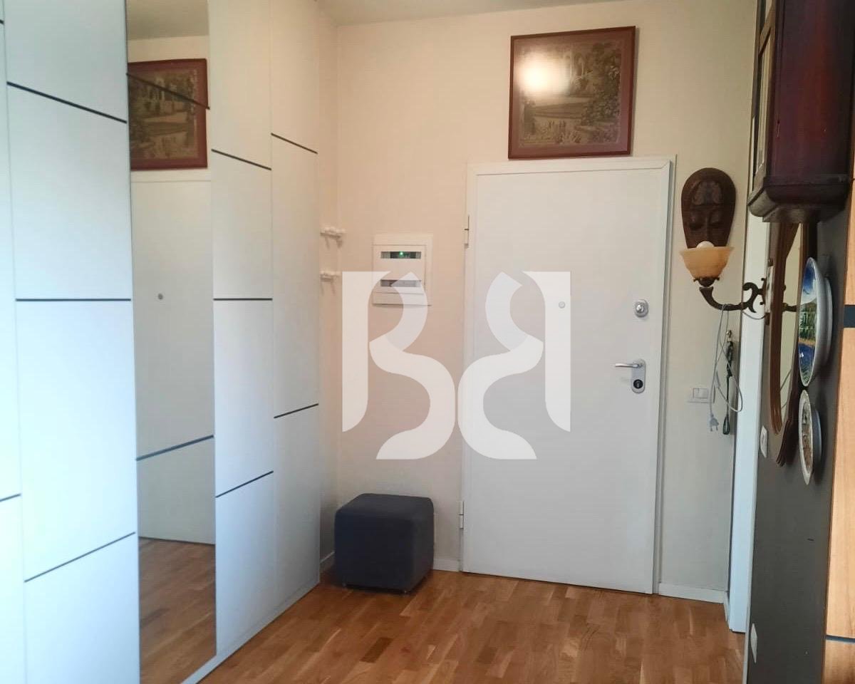 Apartment 1+1 for Rent on Barricades Street | 90 m² | 6th Floor | 70,000 Lek