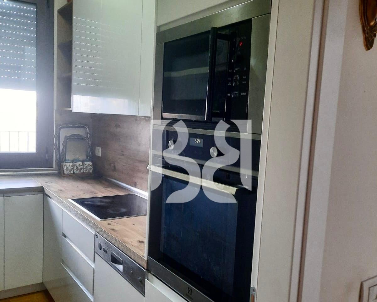 Apartment 1+1 for Rent on Barricades Street | 90 m² | 6th Floor | 70,000 Lek