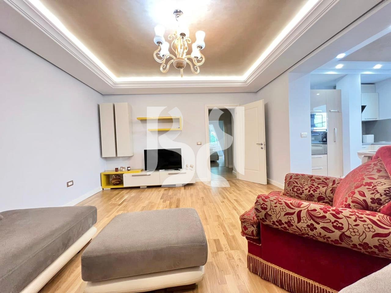 APARTAMENT 2+1 ME QIRA NE QENDER TE TIRANES*