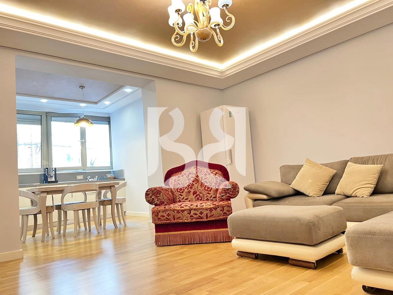 APARTAMENT 2+1 ME QIRA NE QENDER TE TIRANES*