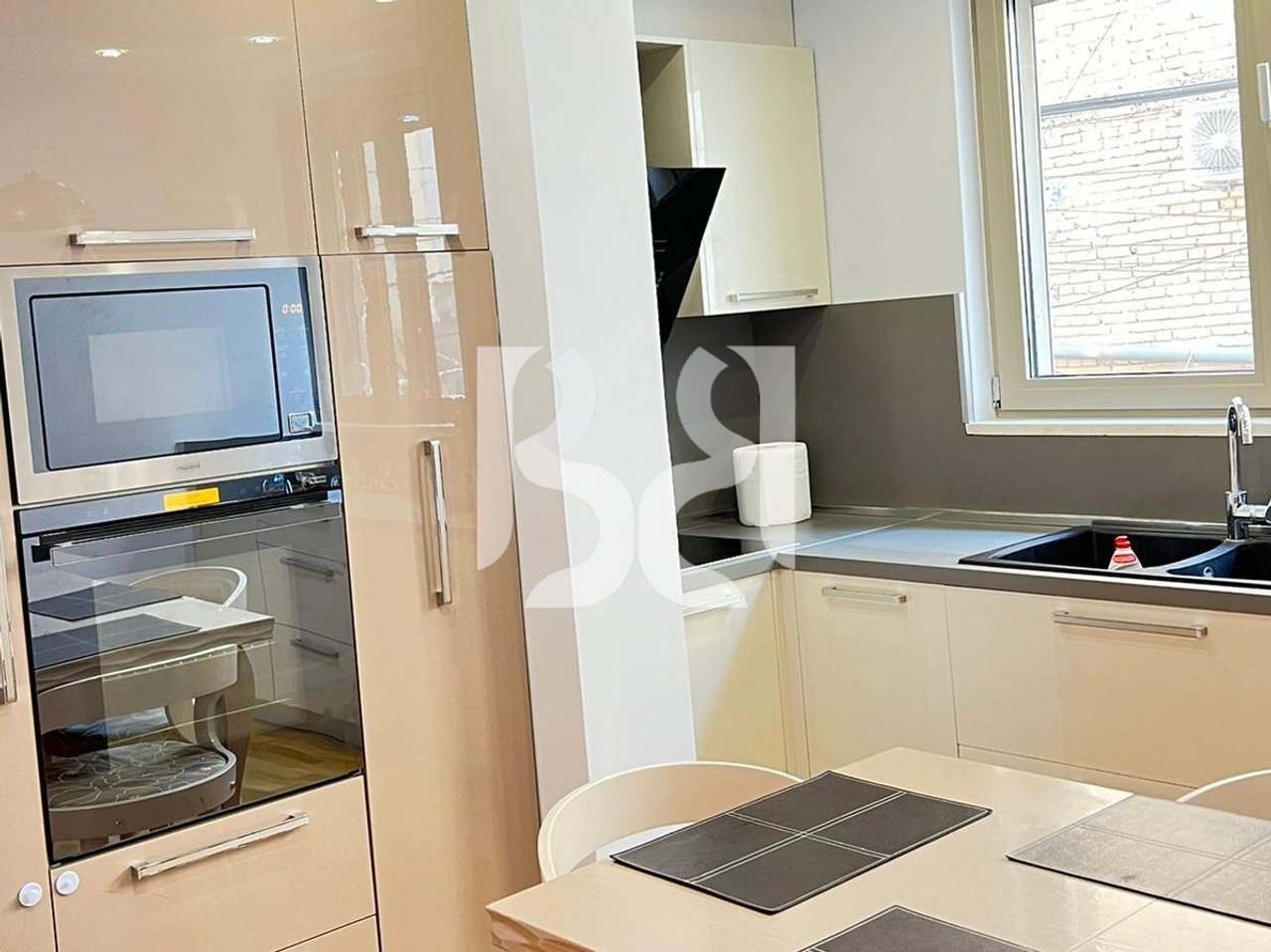 APARTAMENT 2+1 ME QIRA NE QENDER TE TIRANES*