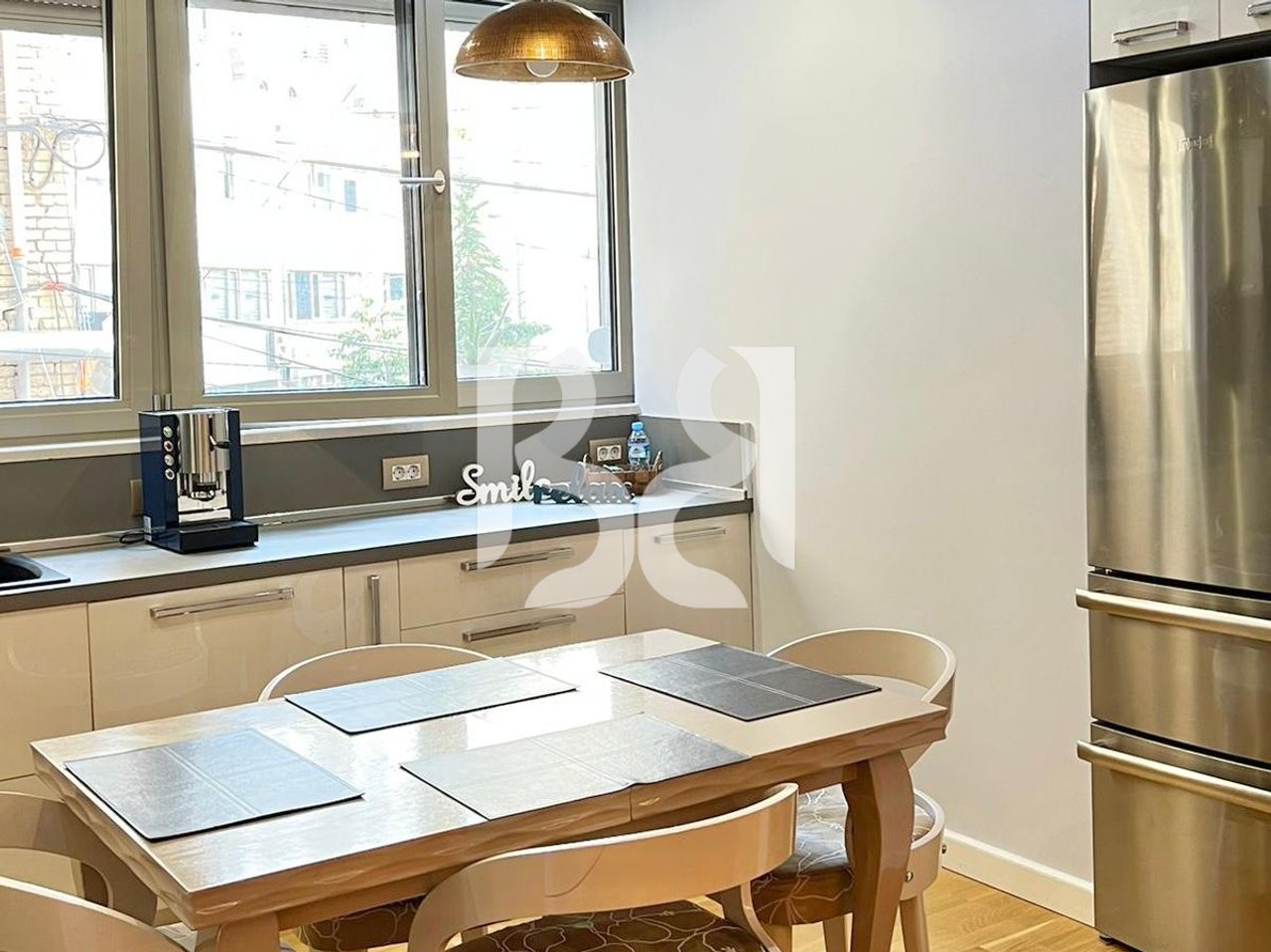 APARTAMENT 2+1 ME QIRA NE QENDER TE TIRANES*