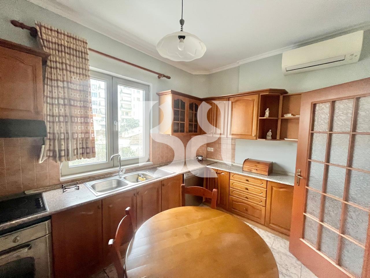 JEPET ME QIRA PJESE VILE 3+1+2 ME POST PARKIMI PRANE  ISH TREGUT ELEKTRIK*