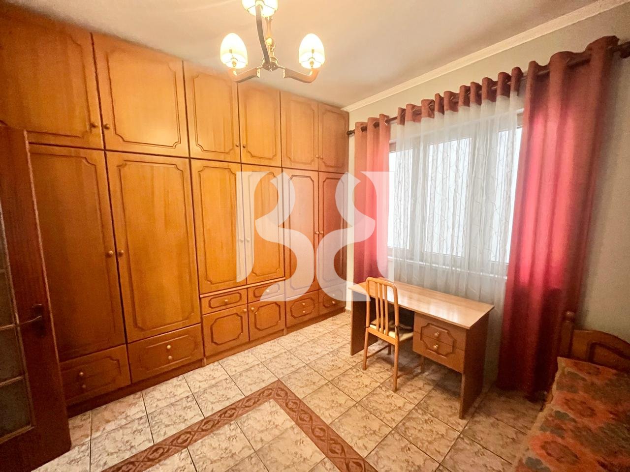 JEPET ME QIRA PJESE VILE 3+1+2 ME POST PARKIMI PRANE  ISH TREGUT ELEKTRIK*