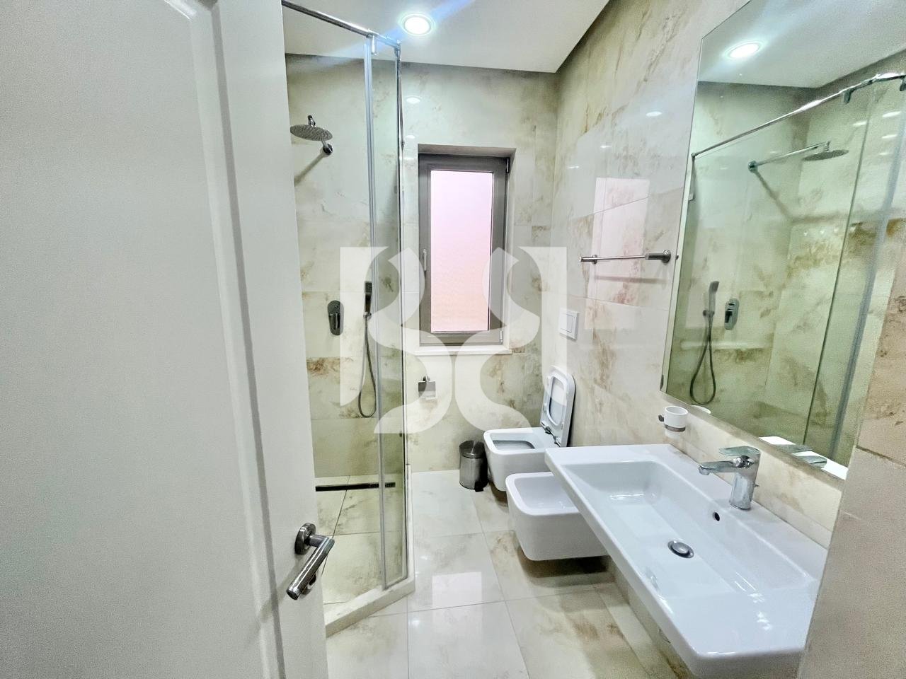 JEPET ME QIRA PJESE VILE 3+1+2 ME POST PARKIMI PRANE  ISH TREGUT ELEKTRIK*