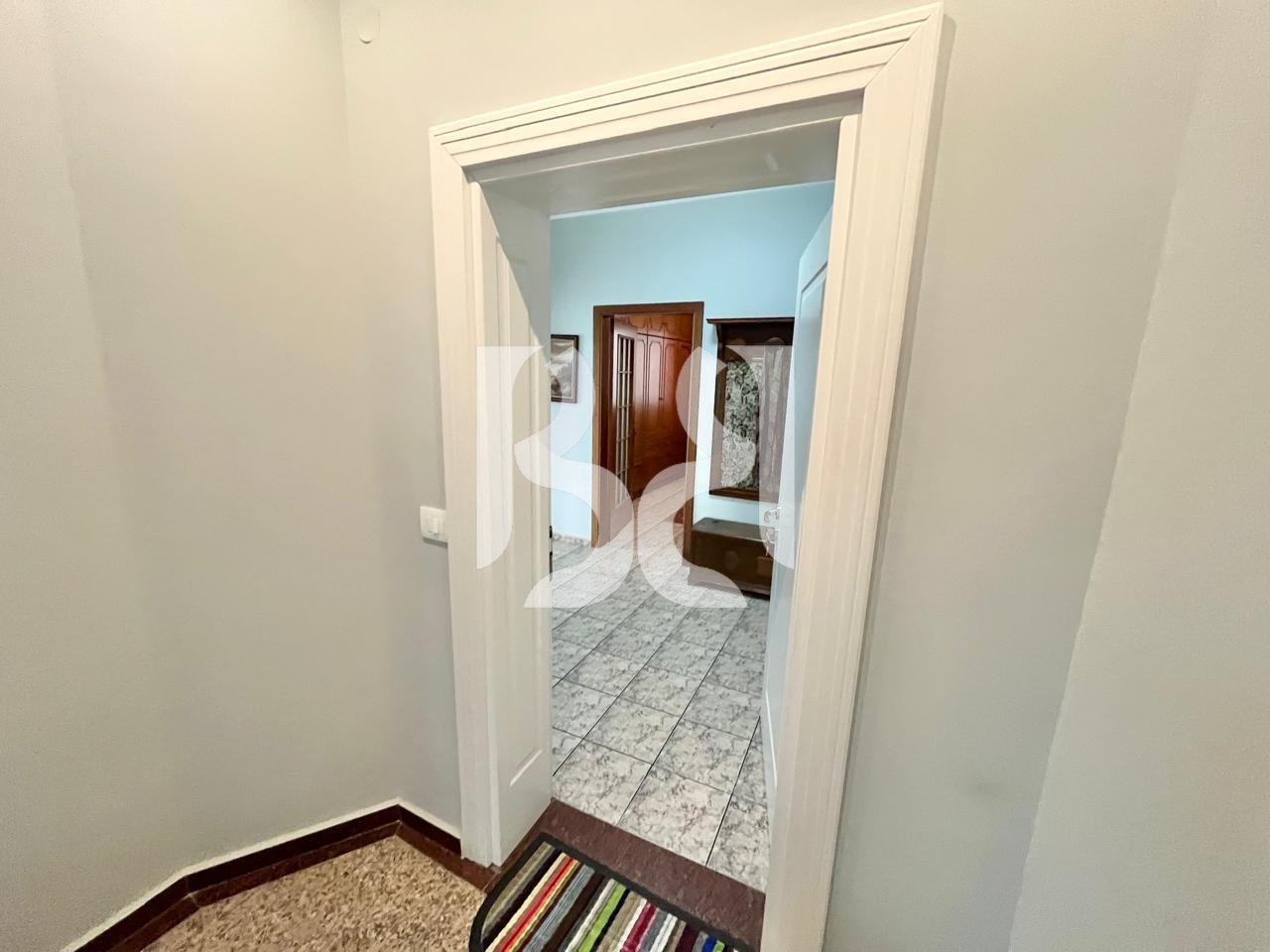 JEPET ME QIRA PJESE VILE 3+1+2 ME POST PARKIMI PRANE  ISH TREGUT ELEKTRIK*