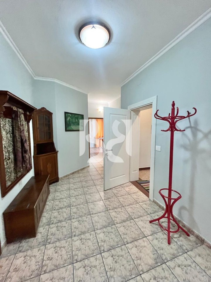 JEPET ME QIRA PJESE VILE 3+1+2 ME POST PARKIMI PRANE  ISH TREGUT ELEKTRIK*