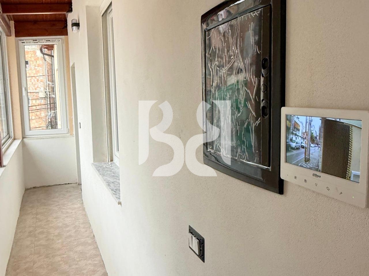 Vilë 2-Katëshe me Qira për Zyra / Klinikë – Rruga Naim Frashëri 4+1 2000€