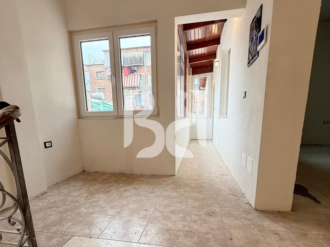 Vilë 2-Katëshe me Qira për Zyra / Klinikë – Rruga Naim Frashëri 4+1 2000€