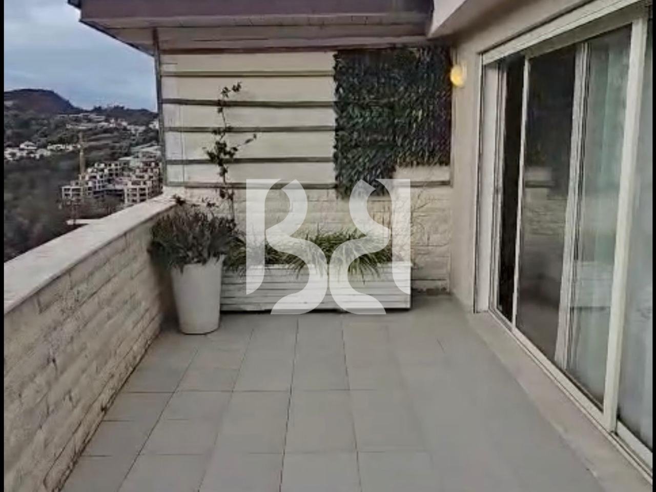 APARTAMENT 3+1+2  ME QIRA RRUGA PETI LIQENI I THATE