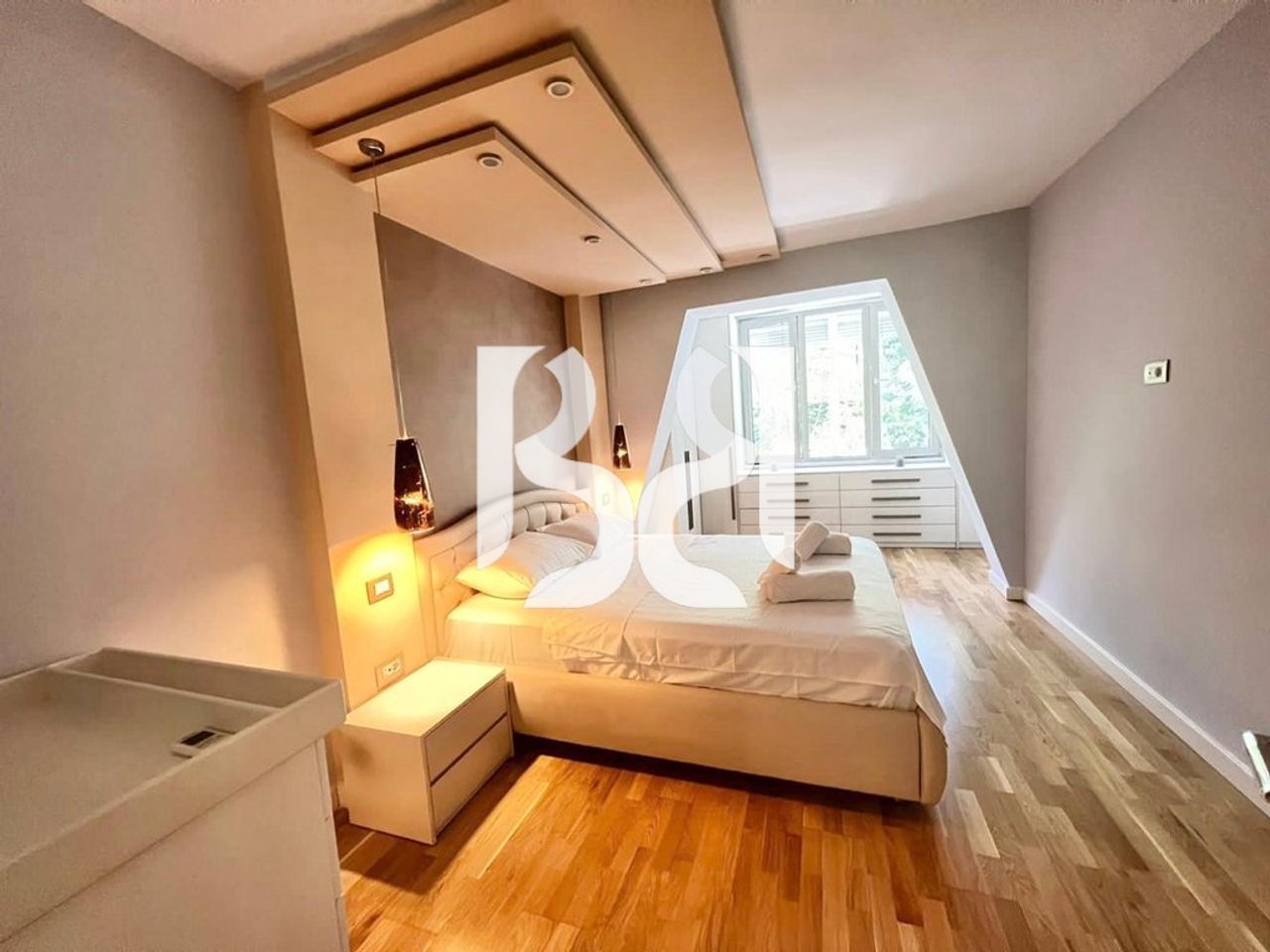 APPARTAMENTO 2+1 IN AFFITTO NEL CENTRO DI TIRANA*