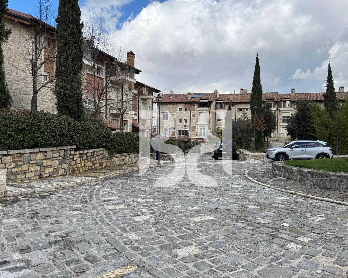 IN AFFITTO 3+1+2 BAGNI +3 POSTI AUTO SCOPERTI VICINO A TEG