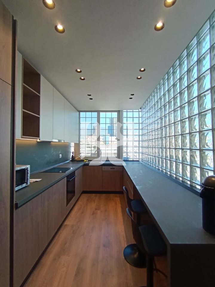 Apartament 3+1 Per Qera 📍 Rruga e Kavajës,kisha katolike