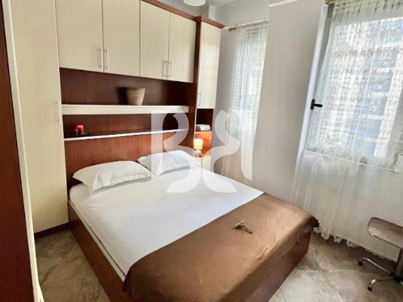 APARTAMENT  2+1 ME QIRA TE RRUGA E DIBRES*