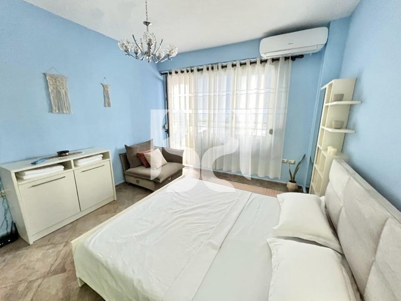 APARTAMENT  2+1 ME QIRA TE RRUGA E DIBRES*